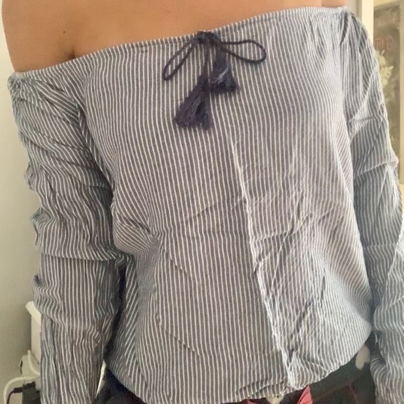 Hollister Tops - Off the shoulder top